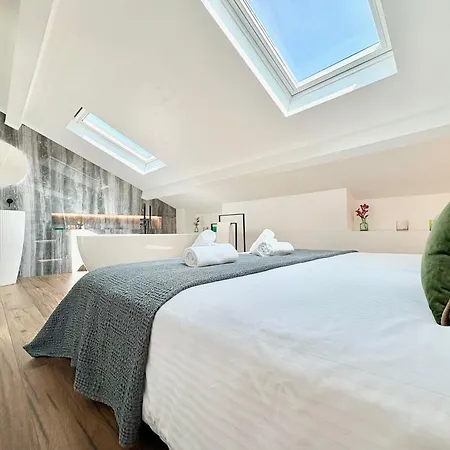 شقة Duplex En Plein Coeur De Cannes, 5 Min Walk To Croisette And Palais *