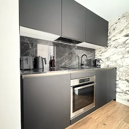 Duplex En Plein Coeur De - 5 Min Walk To Croisette And Palais - Royalpinkcannes Apartamento *